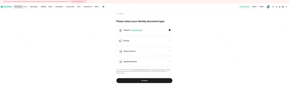 KuCoin 網頁版選擇證件類型:護照(推薦)、身分證、駕照、居留證,下方是 Sumsub 與 Jumio 隱私政策的同意聲明